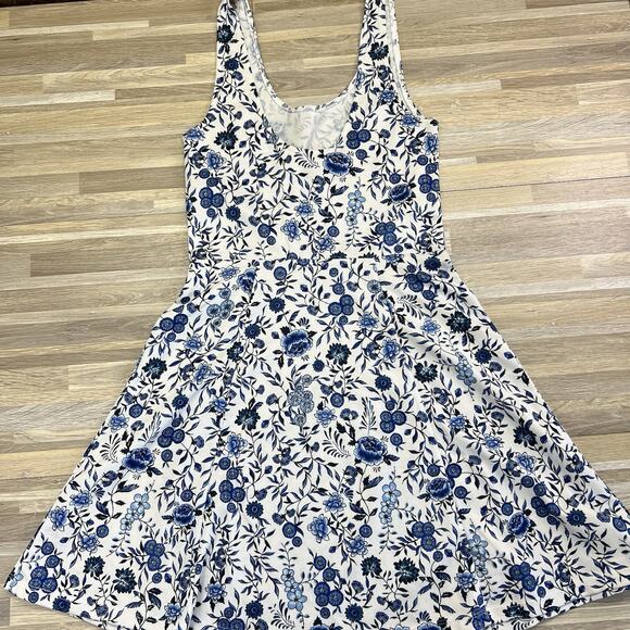 H&M Divided Blue White Floral Sundress Size 4 - JN304 - Picture 2 of 5